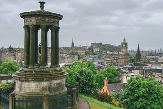 Polonahý muž útočil nožem na muslimy v Edinburghu - Novinky